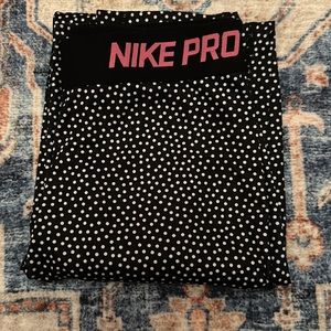 Nike Pro leggings
